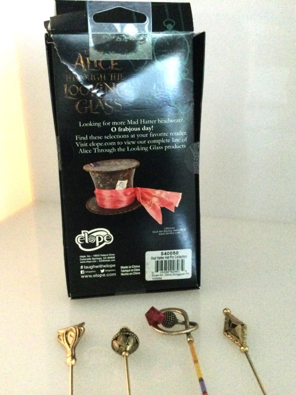Disney Alice in Wonderland Mad Hatter Pin Set - Picture 3 of 4